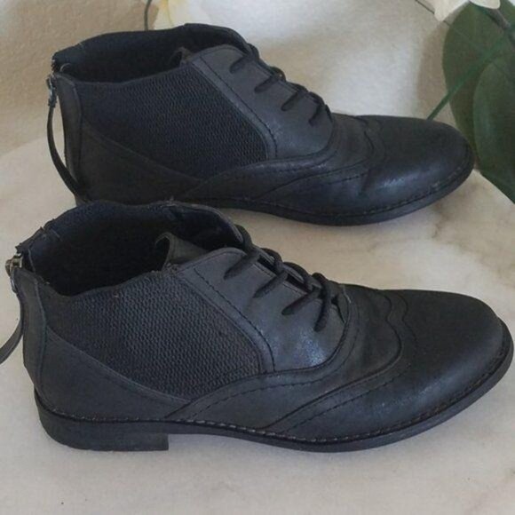Carlos Santana Size 6 Black Lace-Up Brogue Ankle Boots With Rear Zipper Closure - Picture 7 of 9